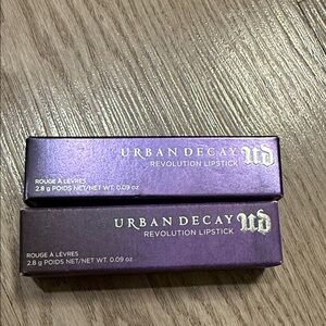 Urban Decay Revolution Lipstick duo